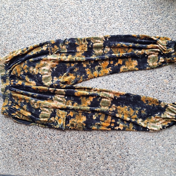 Urban Outfitters Penelope Velvet Joggers Black Green Orange Gold XS Cozy Chic - Picture 7 of 12